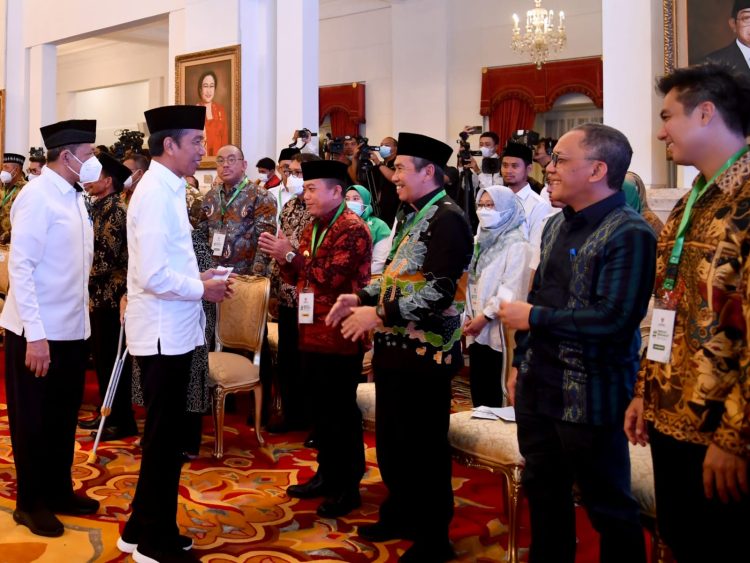 Tampak Presiden Menyapa Gubernur Jambi Al Haris (Dok Foto:Humas Komimfo Jambi)