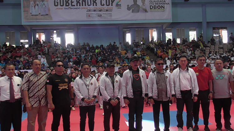 Kabid Dispora Rino Foto Bersama para pengurus Taekwondo Prov.Jambi (Dok Foto:Chr Ramnews.id.)