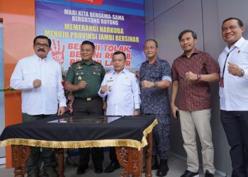 Gubernur Jambi Al Haris Foto Bersama  Unsur Forkompinda (Dok Foto:Komimfo Jambi)