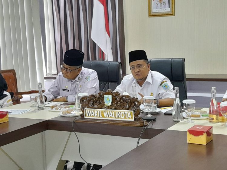 Wakil Walikota Maulana didampingi Sekda Kota Jambi melakukan Sidak Online ASN Lingkup Kota Jambi (Dok Foto:Chr Ramnews.id)