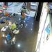 Tampak Pelaku terekam CCTV sedang melakukan aksi pencurian Tas (Dok Foto:Rfo Ramnews.id)