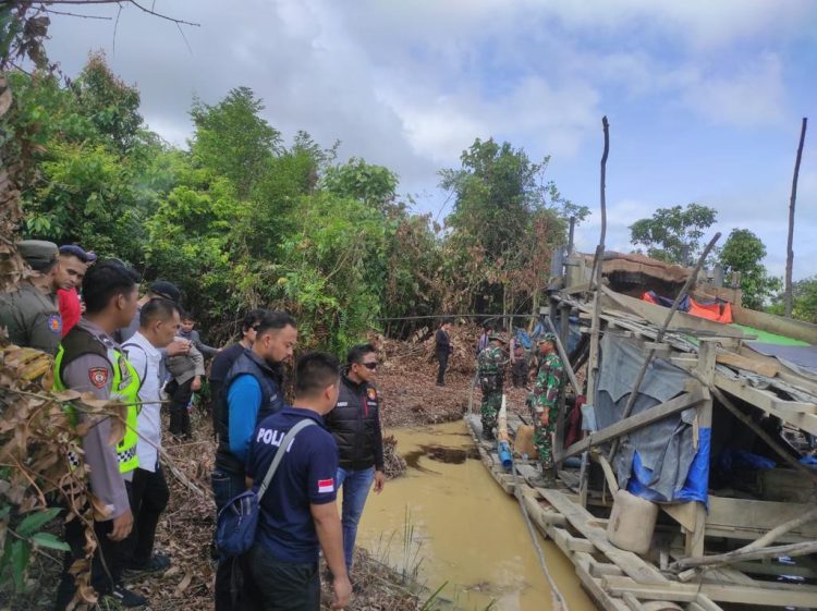 Penyidik Ditreskrimsus Polda Jambi yang dipimpin Kasubdit Subdit IV/ Tipidter, Akbp Arief Ardiansyah Prasetyo dan tim berhasil mengungkap jaringan Penambang Emas Tanpa Izin (PETI).(Dok Foto:Humas Polda Jambi)