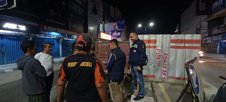 Kepolisian Polsek Pasar Cek TKP korban Galian Proyek (Dok Foto:Ndo Ramnewa.id)