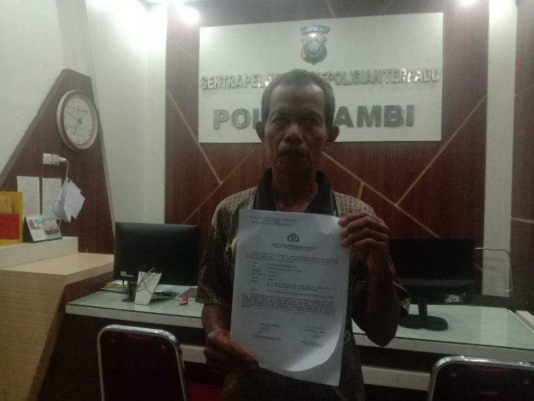 Orang tua Korban Saat Melaporkan Kejadian pengeroyokan Ke Propam  Polda Jambi (Dok Ist)