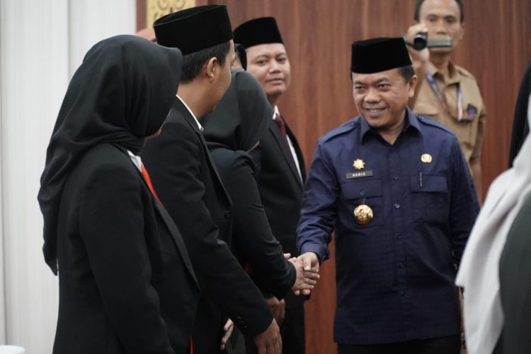 Gubernur Jambi Memberi Selamat kepada pejabat baru dilantik (Dok Foto:Kominfo Jambi)