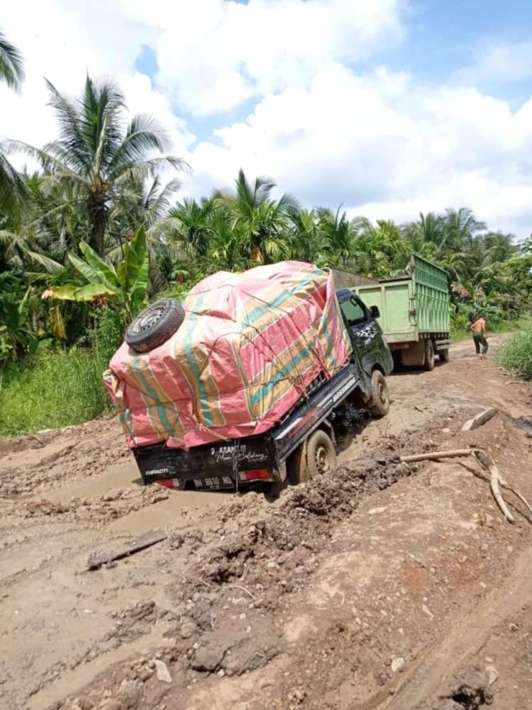 Jalan Rusak Antar Geragai dan Mendahara (Dok Foto:*/Red)