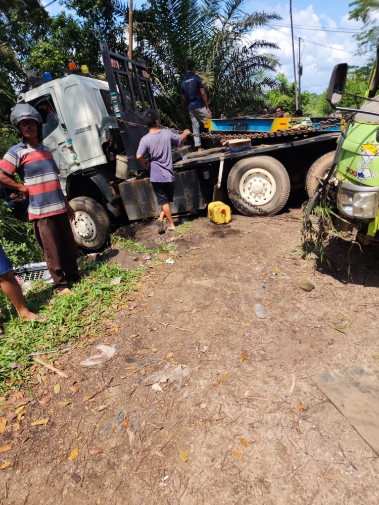 Tamlak Keadaan Parah Truck (Dok Rfo Ramnews.id)