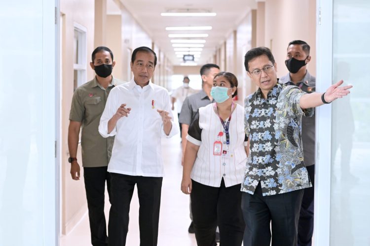 Presiden Joko Widodo meninjau langsung kesiapan dan fasilitas Rumah Sakit Umum Daerah (RSUD) Komodo (Dok Foto:Foto: Muchlis Jr - Biro Pers Sekretariat Presiden)