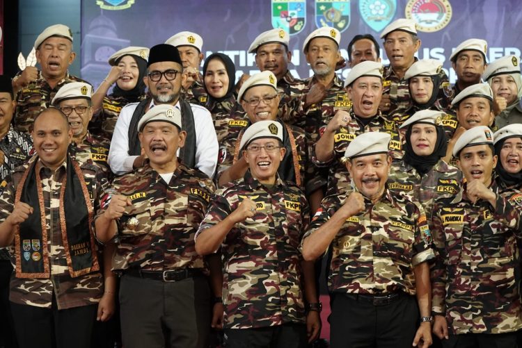 Sekda Sudirman Foto Bersama Pengurus FKPPI (Dok foto:Komimfo Jambi)