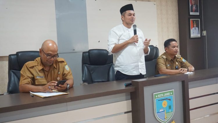 Anggota DPRD Kota Jambi Kemas Faried Dapil Telanaipura Dan Camat Telanaipura (Dok Foto:Chr)