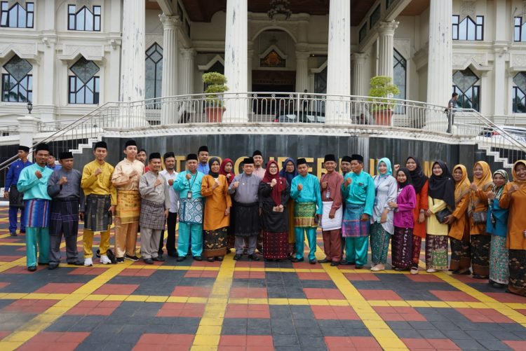 Gubernur Jambi Foto Bersama Kepala OPD Lingkup Provinsi Jambi (Dok Foto:Humas Kominfo Jambi)