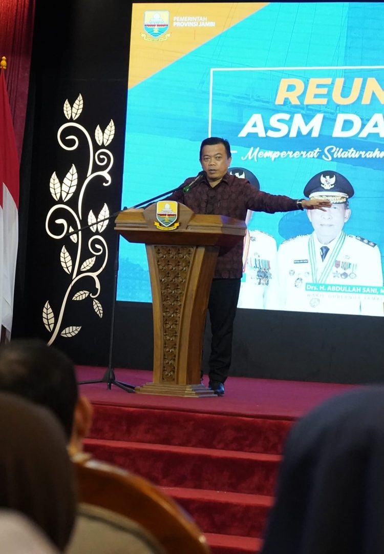 Gubernur Jambi Al Haris Beri Sambutan Acara Reunian ASM-STIE Jambi (Dok Foto:Kominfo Jambi)