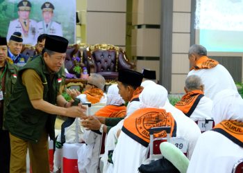 Wagub Jambi Abdullah Sani Menyapa Para CJH 2023 (Dok Foto:Kominfo Jambi )
