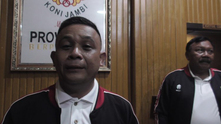 Ketua Koni Jambi Budi Setiawan Bersama Wakil Ketua Koni Pusat Saat diwawancarai (Dok Foto:Chr)