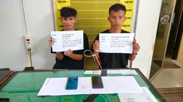 Pelaku beserta barang bukti (Dok Foto:Humas Polresta Merangin )