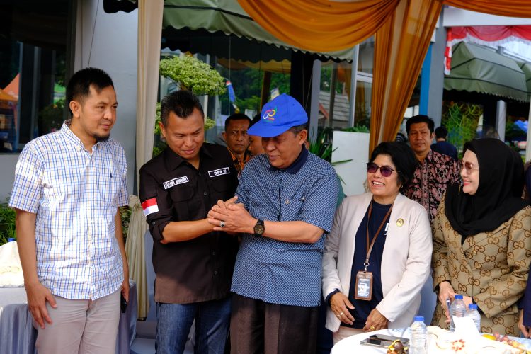 Wagub Jambi Sani Tampak Nersama Anggota DPR-RI  Hasbi Ansory di acara Gerakan Cerdas Memilih RRI (Dok Foto:Kominfo Jambi)