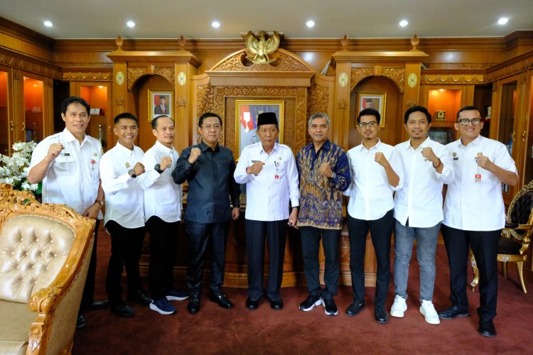 KPID foto Bersama Wagub Kambi Abdullah Sani (Dok Foto:Kominfo Jambi)