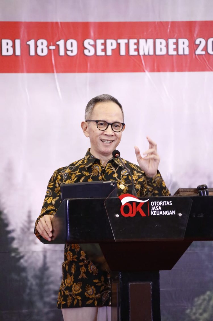 Ketua Dewan Komisioner OJK Mahendra Siregar Beri Sambutan (Dok Foto:Humas Ojk)