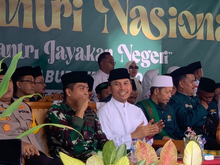 Tampak Edi Purwanto Menghadiri Hari Santri Nasional (Dok foto:Humas DPRD Jambi)