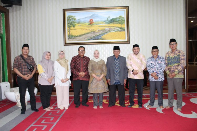 Foto Bersama LAM Kota Jambi dengan Pj Walikota Jambi (Dok Foto:Ats)