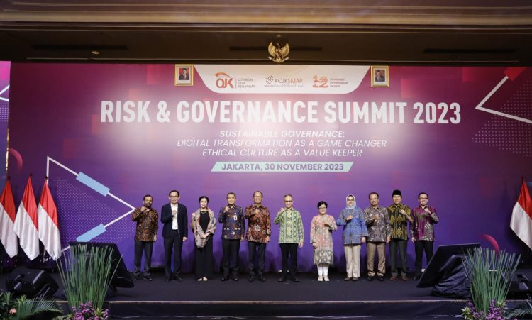 Komisioner OJK Mahendra Siregar dan Ketua Dewan Audit merangkap Anggota Dewan Komisioner OJK Sophia Wattimena dalam Risk & Governance Summit 2023 (Dok Foto:Humas OJK)