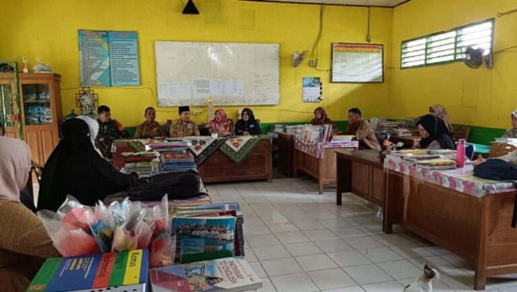 Gubernur Jambi Al Haris Rapat Bersama Guru SMAN 4 Sarolangun (Dok Foto:Rky)