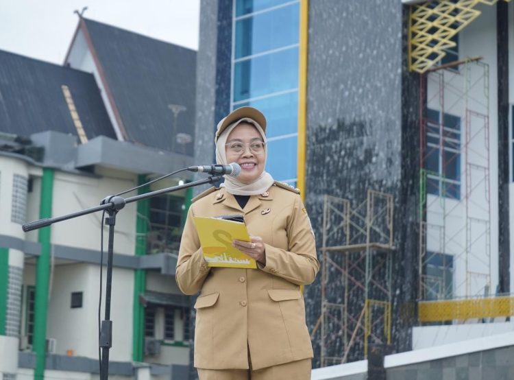 Pj.Wali Kota Jambi Sri Purwaningsih pimpin apel peningkatan disiplin  ASN Kota Jambi (Dok Foto:Kominfo Kota Jambi)