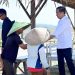 Presiden RI Joko Widodo Bersalaman bersama Petani (Dok Foto:Bito Pers Presiden RI)