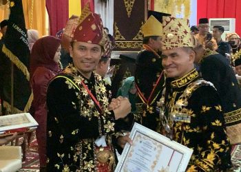 Ketua DPRD Edi Purwanto Beri Bersama Tokoh Nasional (Dok Foto:Chr)