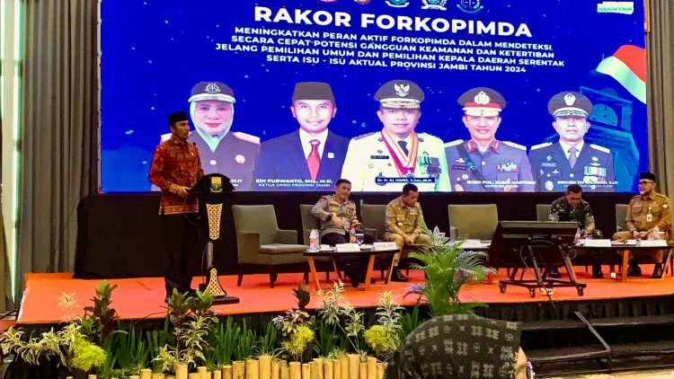 Ketua DPRD Provinsi Jambi Edi Purwanto Beri Sambutan Acara rapat forkompimda (Dok Foto:Chr)