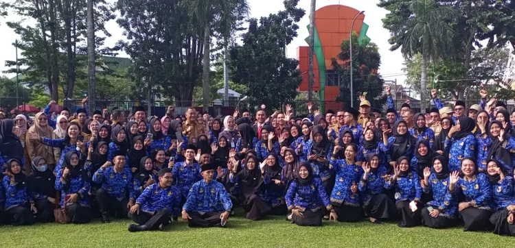 Pj Walikota Jambi foto bersama P3k yang baru dilantik (Dok Foto:*/red)