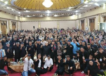 Calon Gubernu Jambi Al Haris Foto Bersama dengan Pendukung (Dok Foto;*/red)