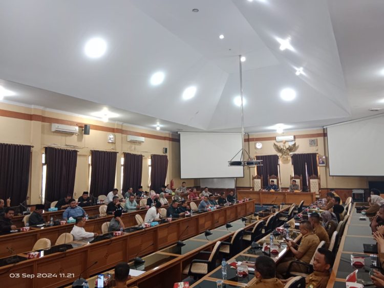 Rapat Peripurna DPRD Muaro Jambi (Dok Foto:*)