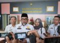 Pjs Gubernur Jambi sudirman didamoingin PLH Kadis Dinkes Jambi Saat diwawancarai (Dok foto:*/red)