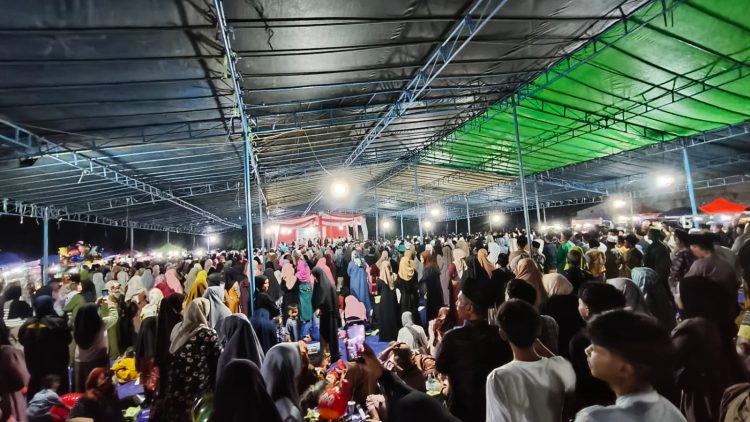 Tampak Ribuan Masyarakat mendukung Paslon nomor 2 Al Haris (Dok Foto:*/red)