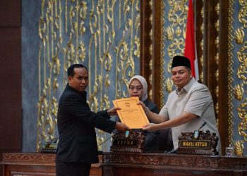 Fraksi PS Kota Jambi meberikan Nota Pendapat kepada Ketua DPD Kota Jambi (Dok Foto:*)
