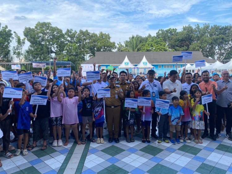 Walikota jambi beserta Wakil Walikota Jambi Foto Bersama Di kejuaraan Open Walkota Cup 2025 (Dok Foto:*/red)