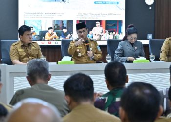 Wali Kota Dr.dr. H. Maulana, M.K.M, didampingi Anggota DPRD Kota Jambi  Maria Magdalena dan Sekretaris Daerah (Sekda) A Ridwan. Dengan turut diikuti oleh jajaran terkait dilingkungan Pemkot Jambi. (Dok Foto:Kominfo Kota Jambi)