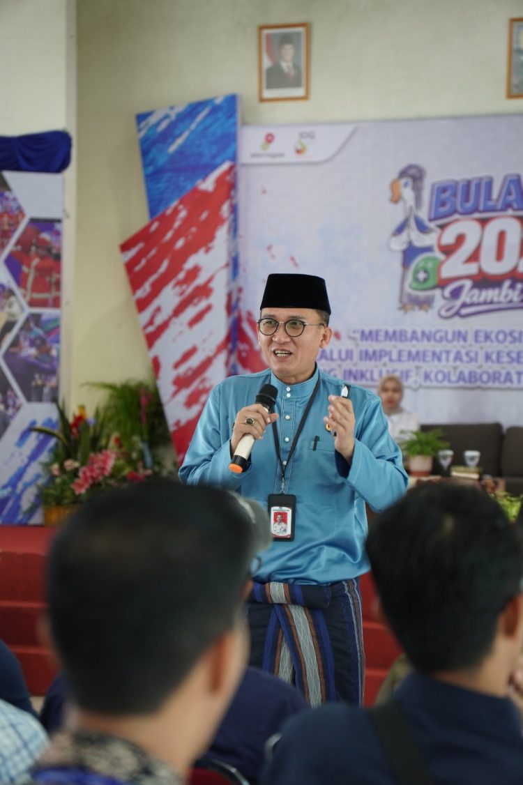 Tampak Kadis Kominfo Provinsi Jambi Ariansyah sedang menerangkan (Dok foto:Diskominfo Provinsi Jambi)