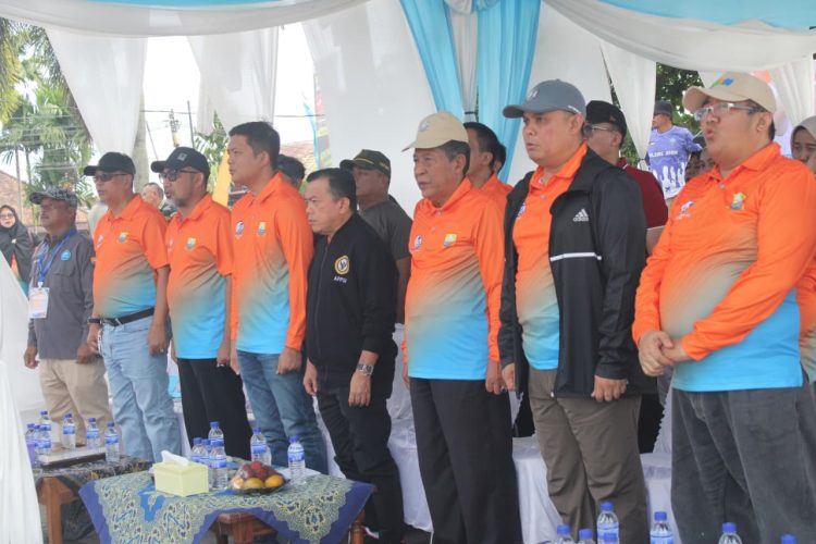 Gubernur Jambi bersama Wagub Jambi beserta Unsur Forkompinda Provinsi Jambi Saat Pembukaan Loba Pacu perahu (Dok Foto:*/red)