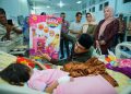 Wawako Jambi Diza tampak bermain bersama anak penderita leukemia (Dok Foto:*/red)